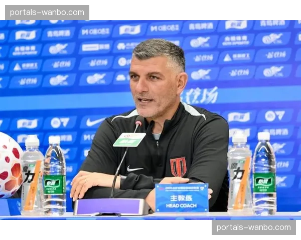 成都蓉城约翰阿洛伊西博弈 面对亲哥哥罗斯阿洛伊西完胜